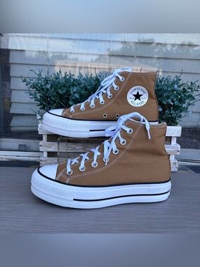 Converse Women’s Chuck Taylor Lift Platform High Gingersnap Size 7.5